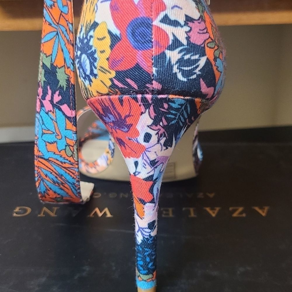 Floral Sandals - Picture 3 of 3